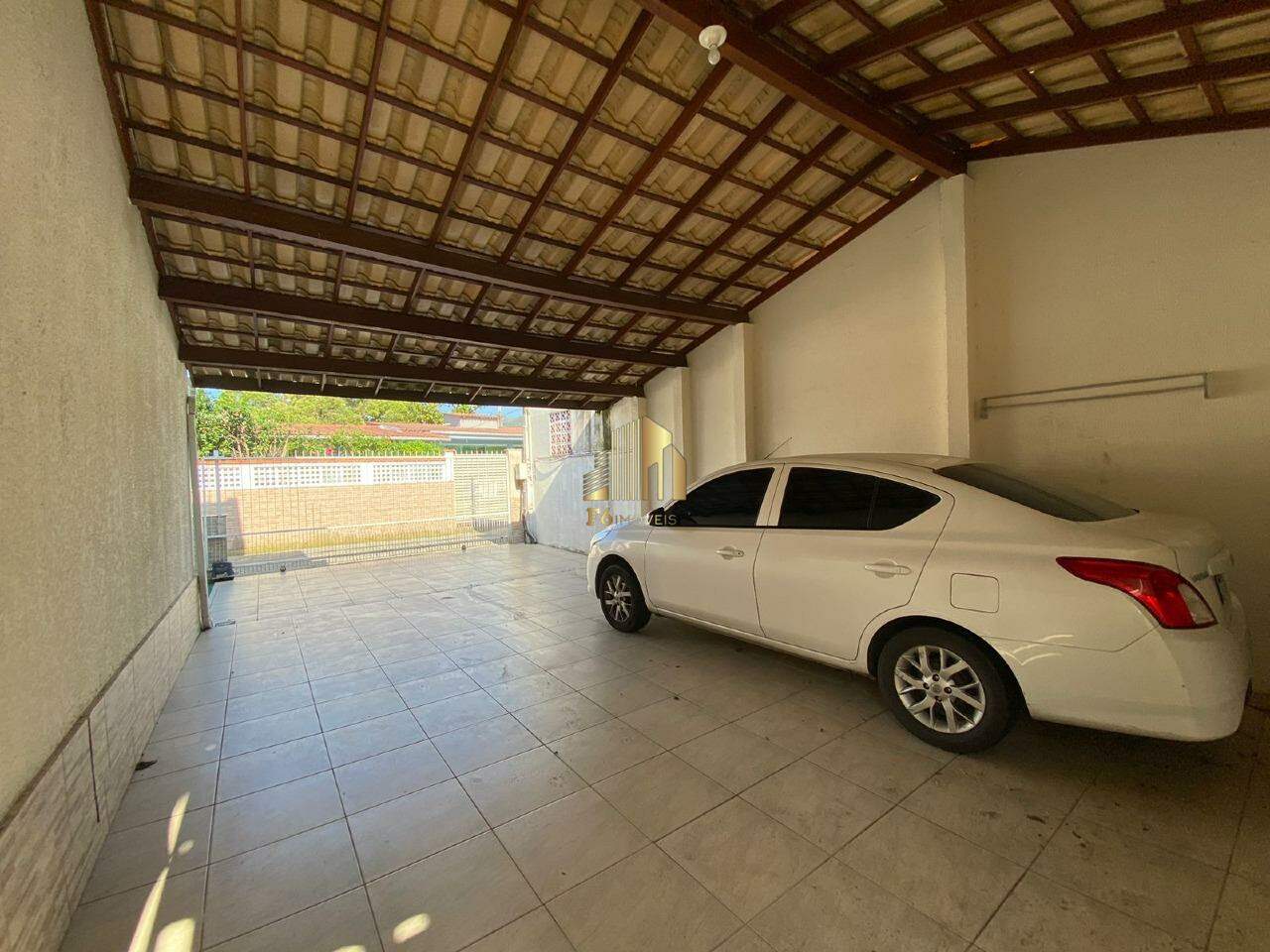 Casa para alugar com 4 quartos, 200m² - Foto 28