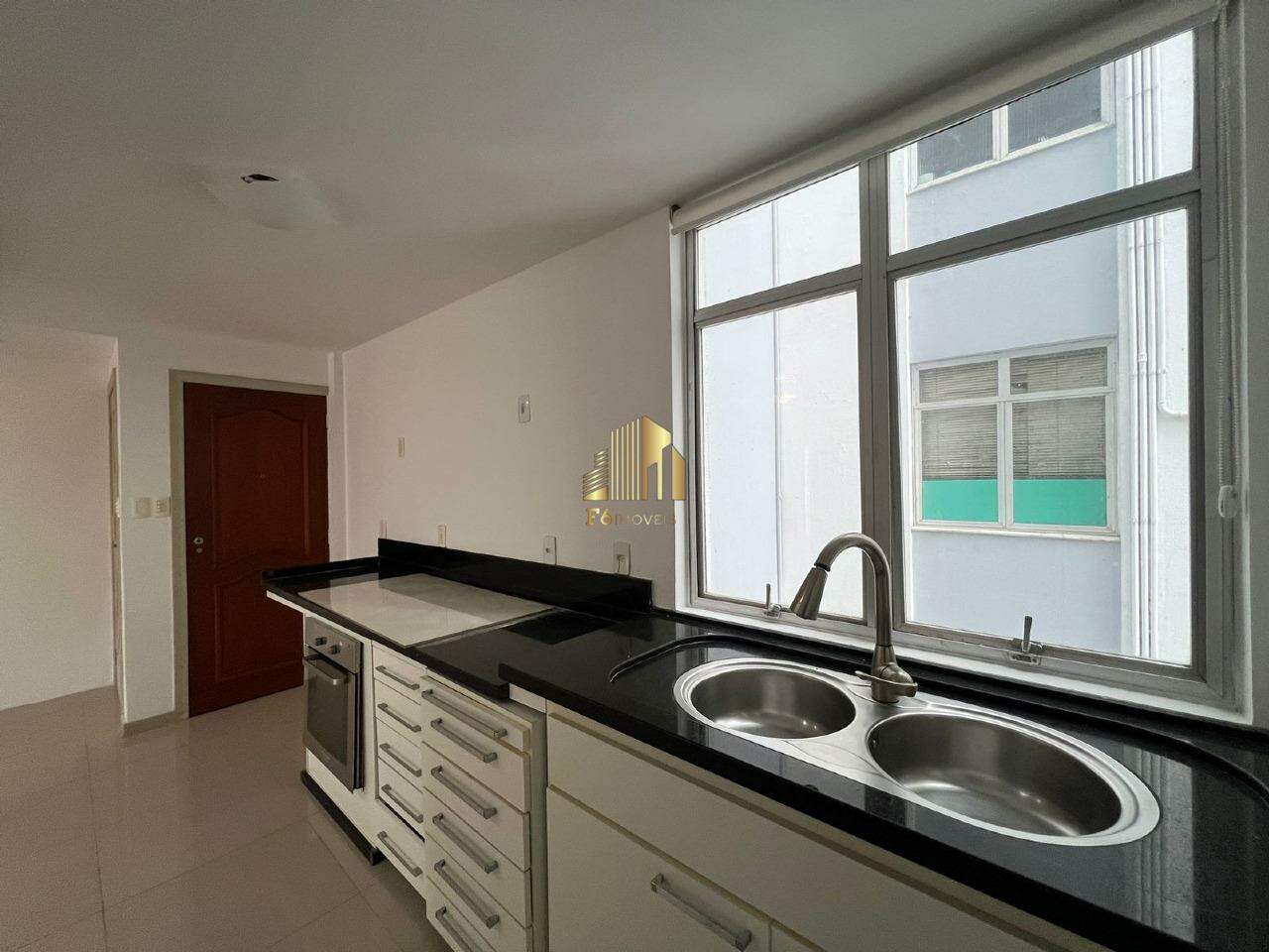 Apartamento à venda com 3 quartos, 106m² - Foto 7