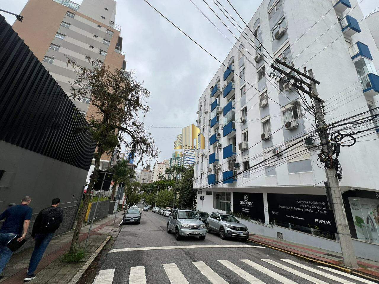 Apartamento à venda com 3 quartos, 106m² - Foto 2