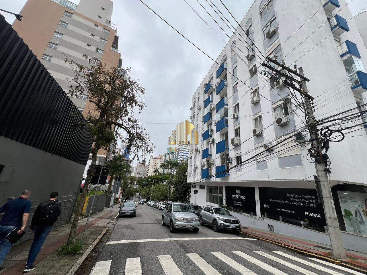 Apartamento para alugar com 3 quartos, 106m² - Foto 2