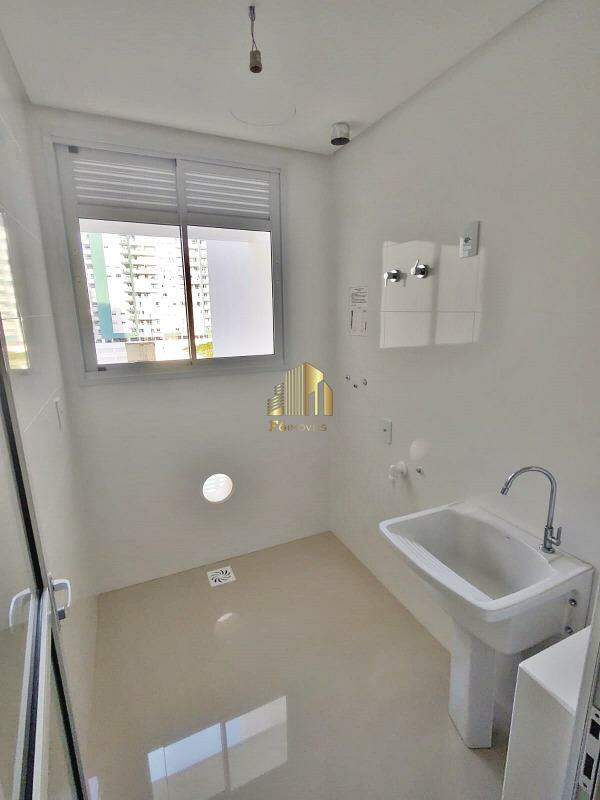 Apartamento à venda com 3 quartos, 108m² - Foto 4