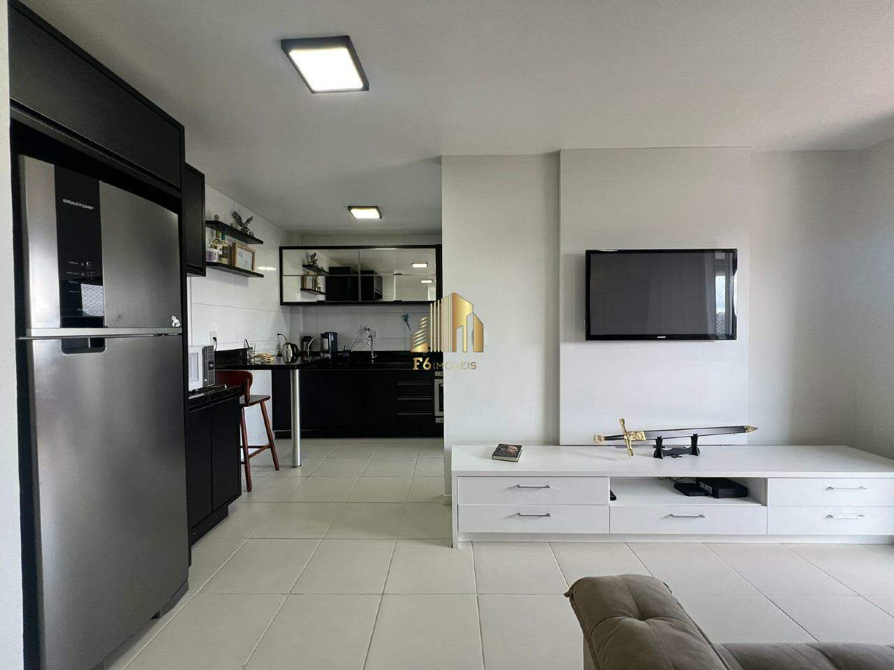 Apartamento para alugar com 2 quartos, 75m² - Foto 8