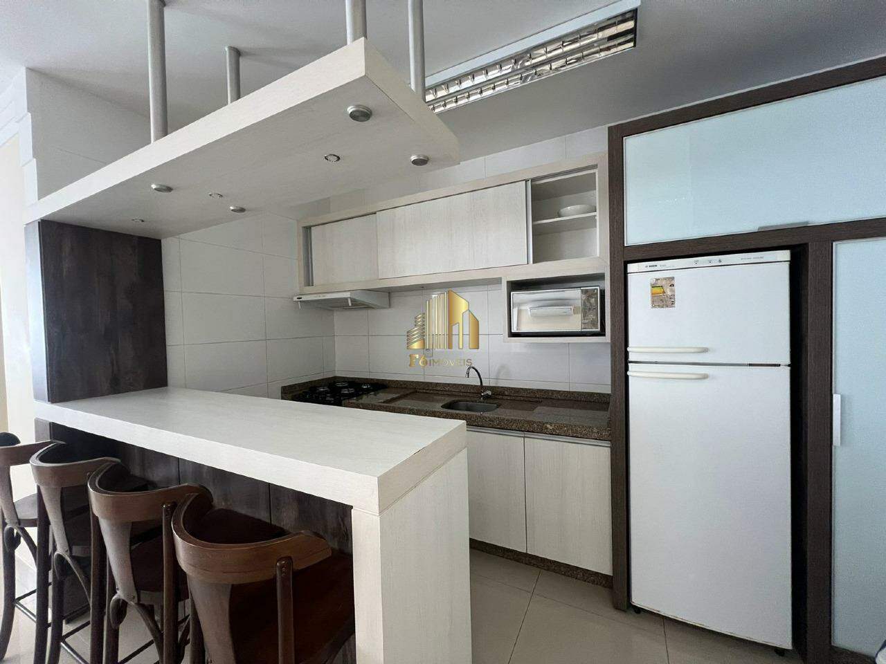 Apartamento para alugar com 2 quartos, 75m² - Foto 27