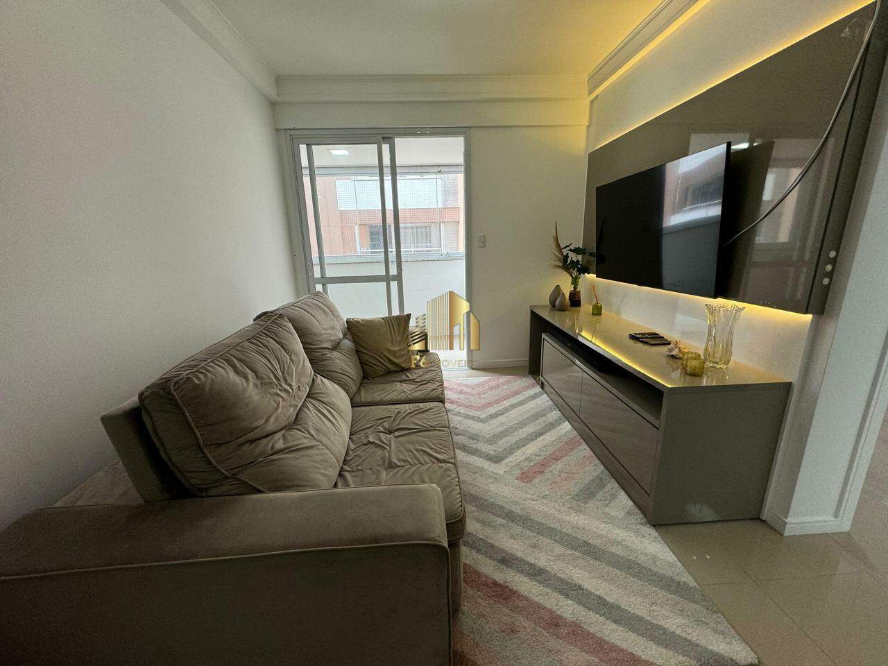 Apartamento à venda com 2 quartos, 77m² - Foto 8