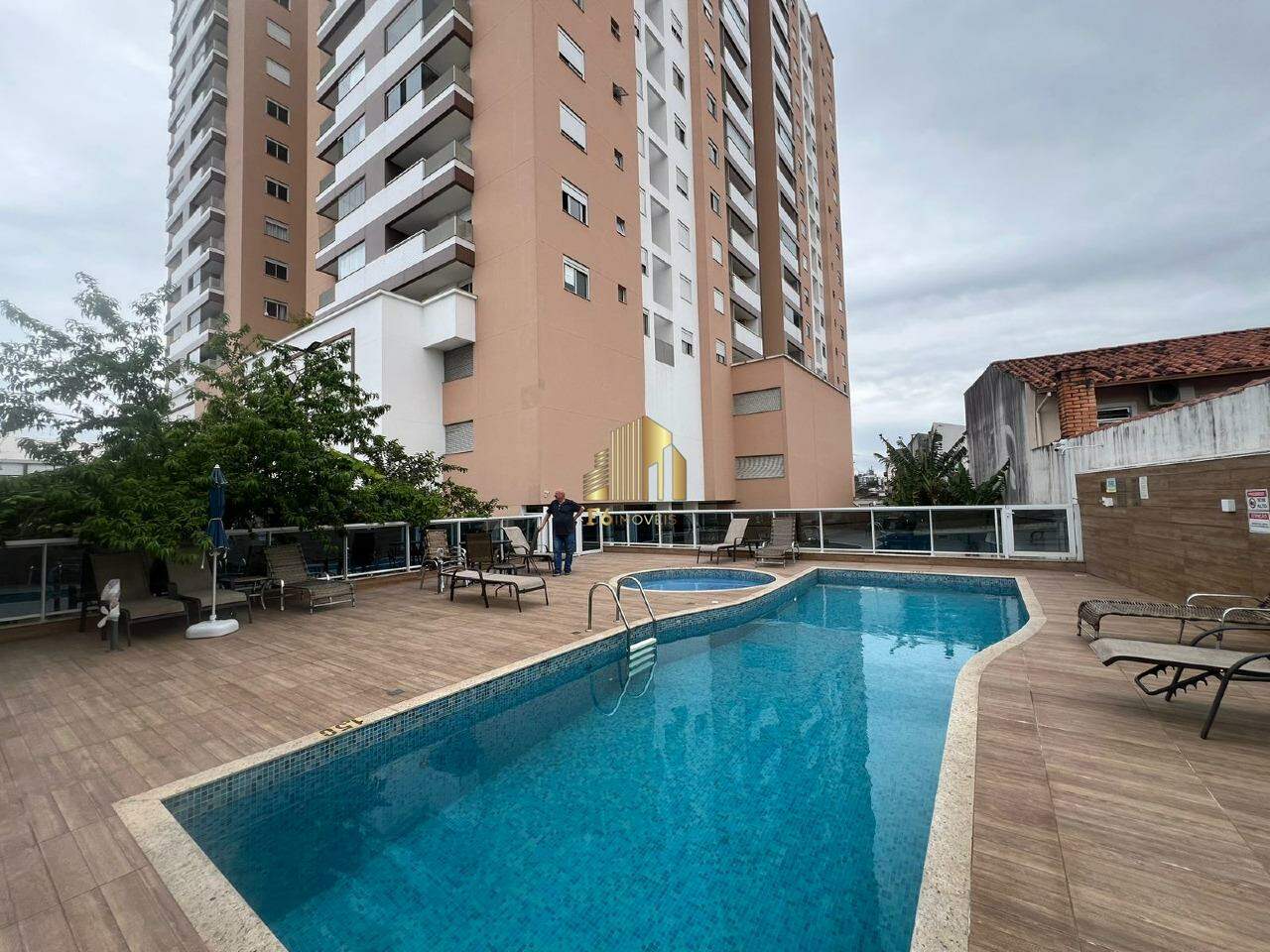 Apartamento à venda com 2 quartos, 77m² - Foto 18