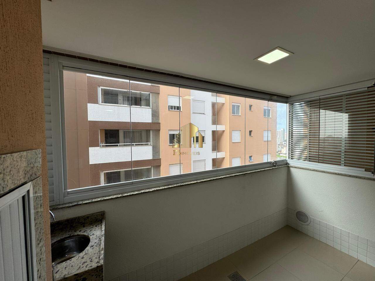 Apartamento à venda com 2 quartos, 77m² - Foto 10