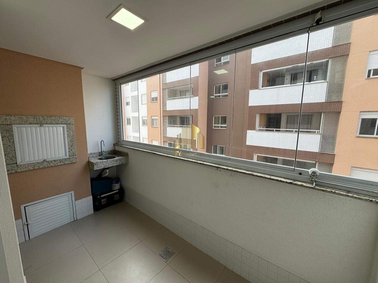 Apartamento para alugar com 2 quartos, 77m² - Foto 9