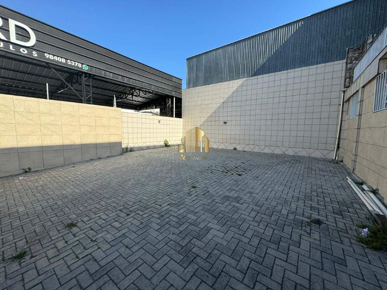 Conjunto Comercial-Sala para alugar com 5 quartos, 200m² - Foto 4