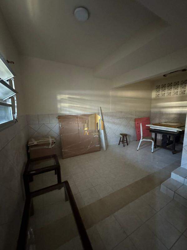 Conjunto Comercial-Sala para alugar com 5 quartos, 200m² - Foto 17