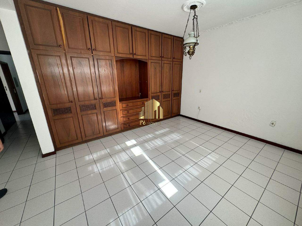 Conjunto Comercial-Sala para alugar com 5 quartos, 200m² - Foto 15