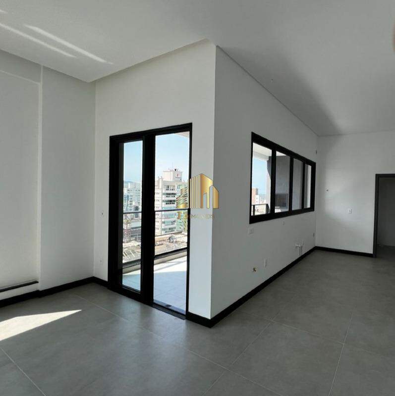 Apartamento à venda com 4 quartos, 188m² - Foto 4