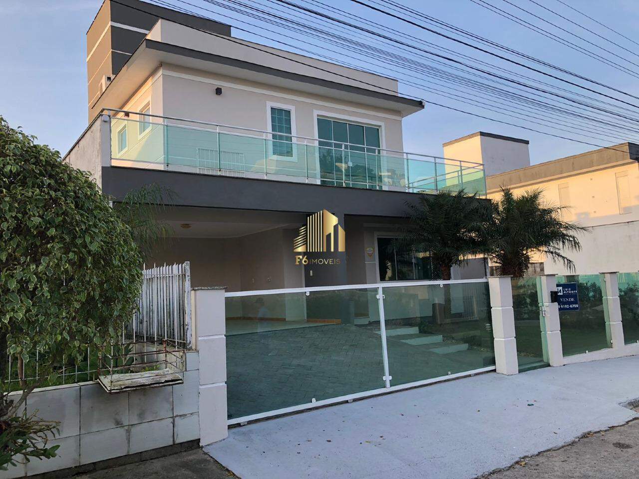 Casa para alugar com 3 quartos, 242m² - Foto 2