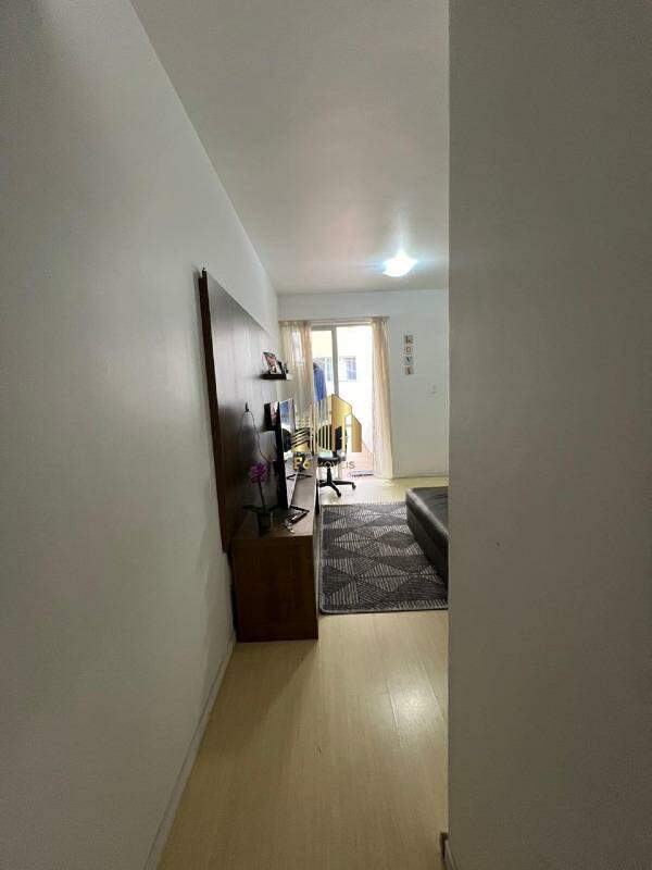 Apartamento à venda com 2 quartos, 58m² - Foto 2