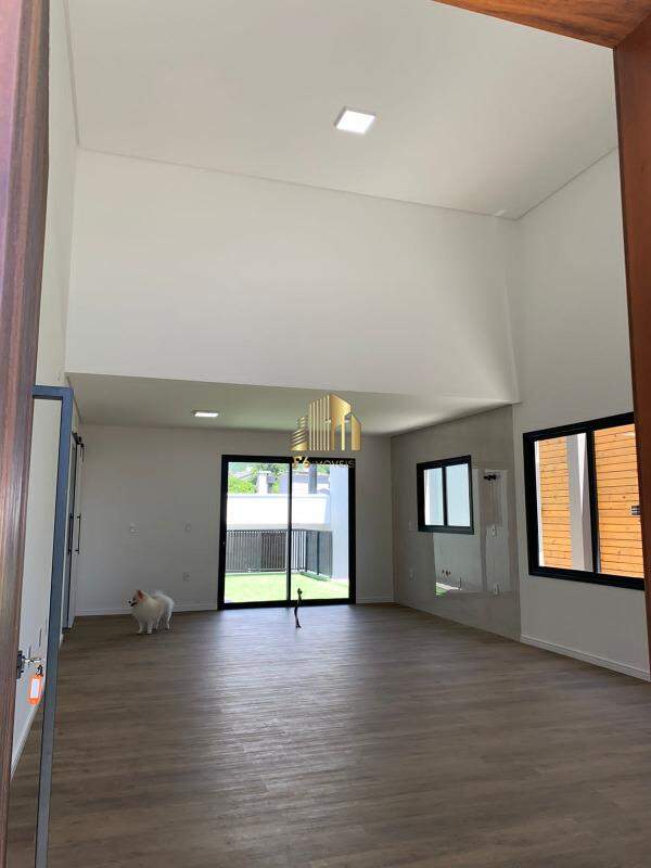 Casa à venda com 3 quartos, 150m² - Foto 3