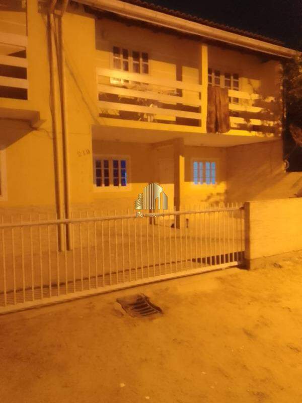 Casa Comercial à venda com 2 quartos, 200m² - Foto 4