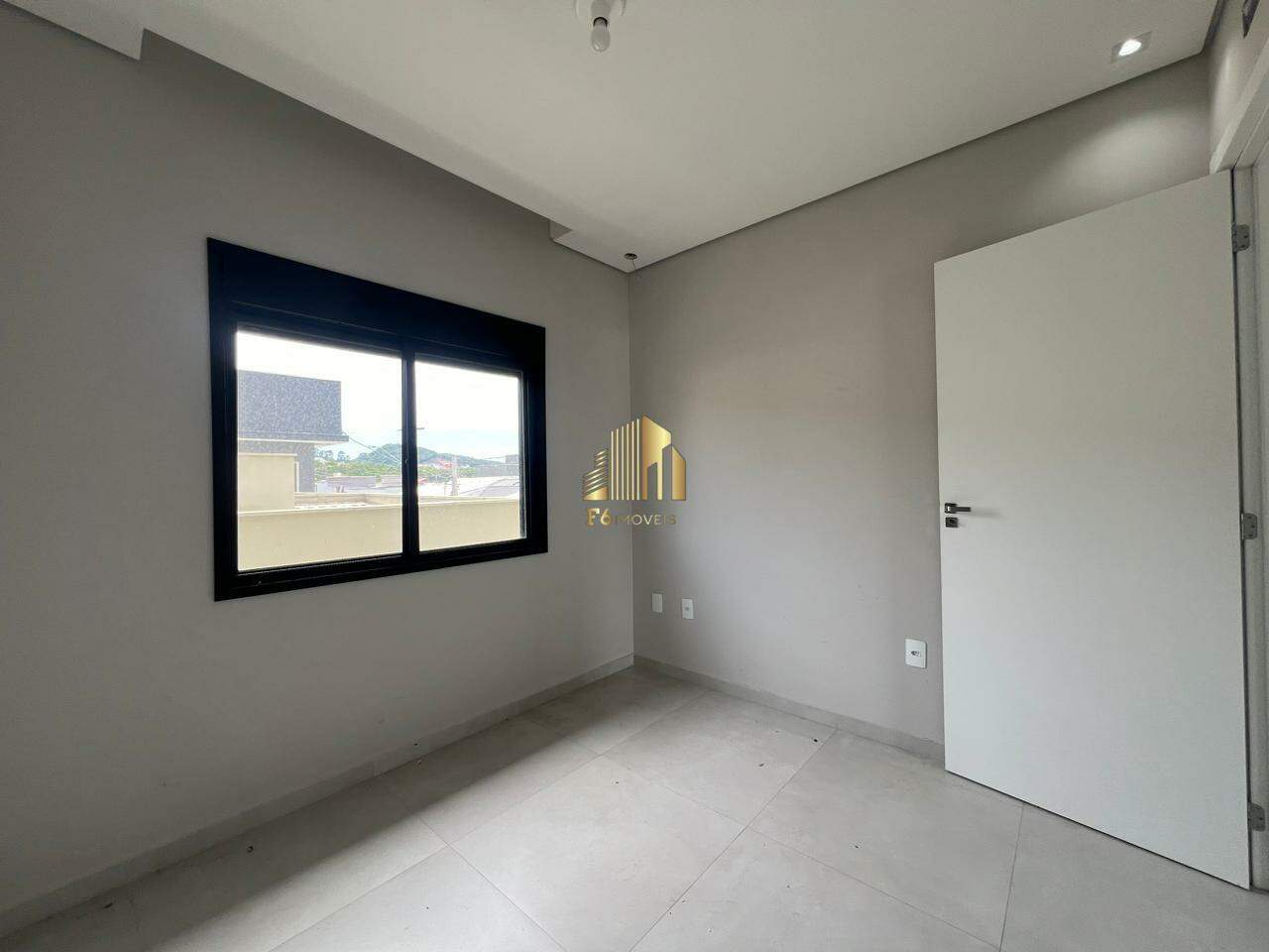 Apartamento à venda com 3 quartos, 75m² - Foto 11