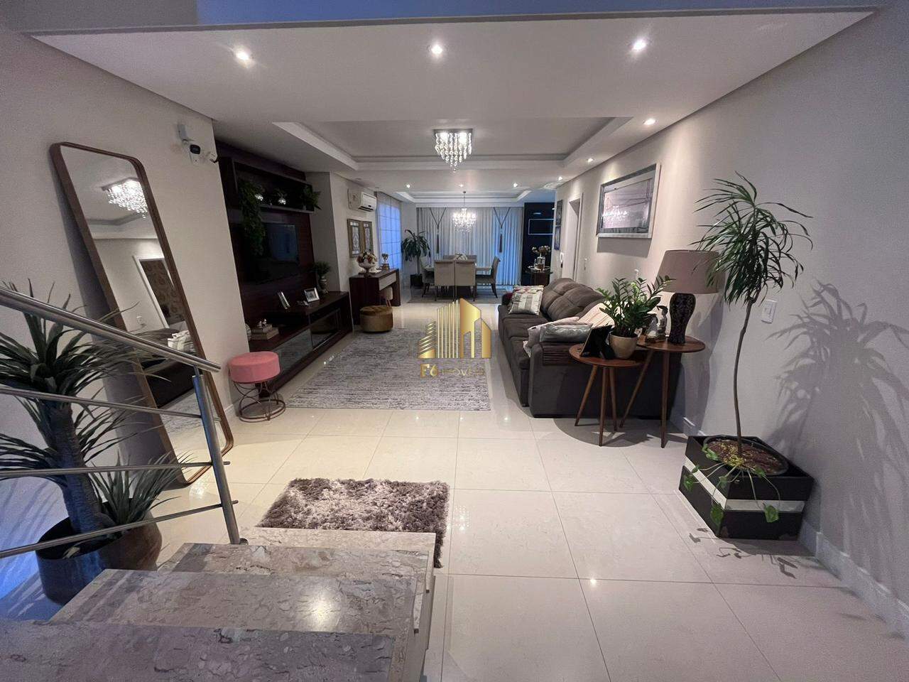 Casa à venda com 4 quartos, 295m² - Foto 3