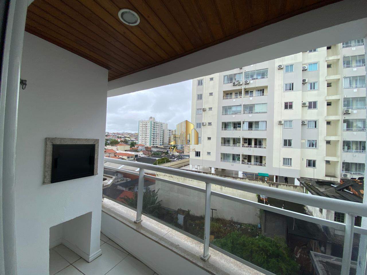 Apartamento à venda com 2 quartos, 63m² - Foto 1