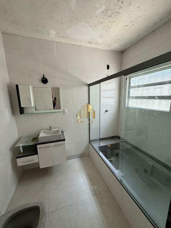 Prédio Inteiro para alugar com 3 quartos, 150m² - Foto 3