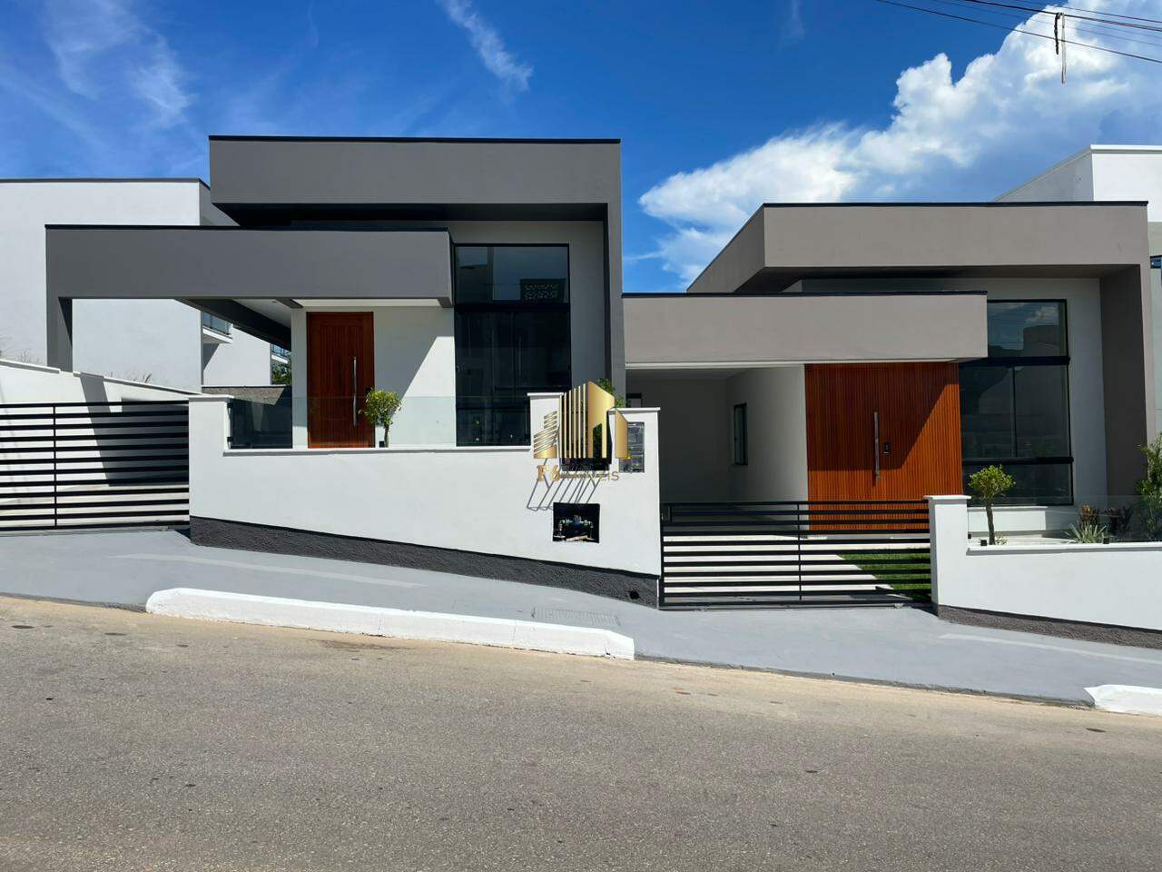 Casa à venda com 2 quartos, 76m² - Foto 4