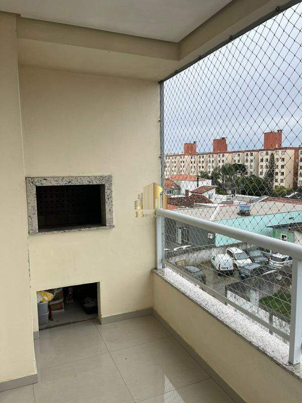 Apartamento à venda com 2 quartos, 64m² - Foto 2