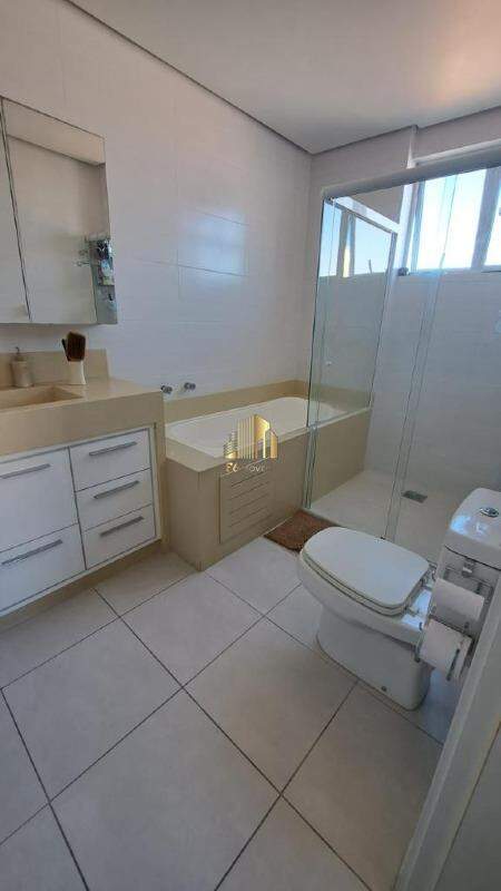 Apartamento à venda com 3 quartos, 125m² - Foto 18