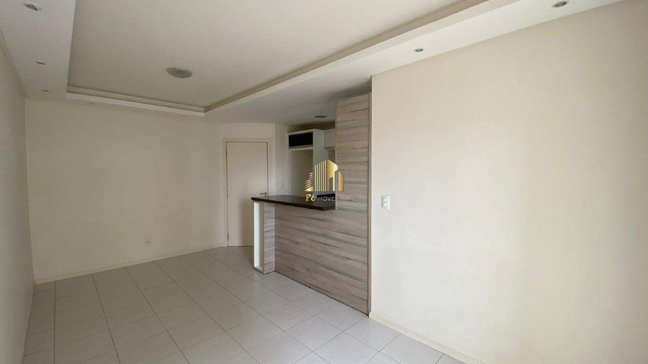 Apartamento à venda com 3 quartos, 77m² - Foto 3