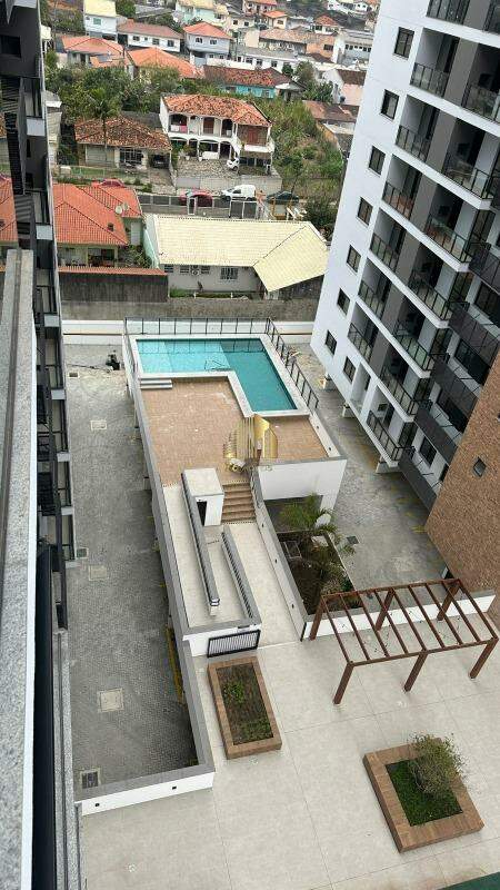 Apartamento à venda com 2 quartos, 65m² - Foto 1