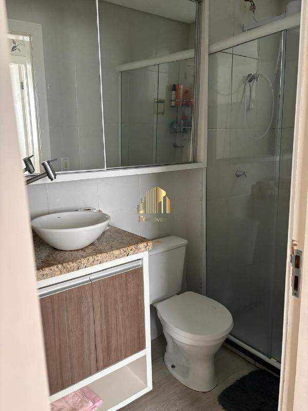 Apartamento à venda com 2 quartos, 62m² - Foto 11