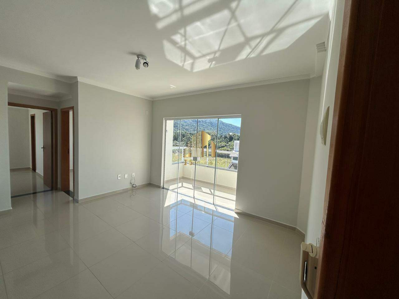 Apartamento à venda com 2 quartos, 65m² - Foto 3