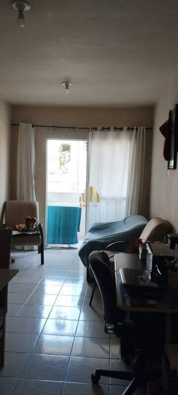 Apartamento à venda com 2 quartos, 65m² - Foto 2