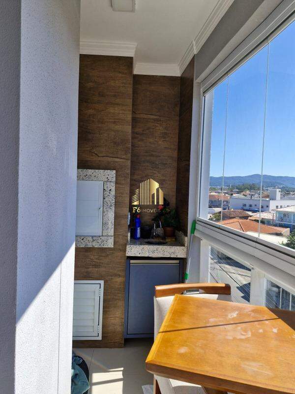 Apartamento à venda com 2 quartos, 80m² - Foto 19