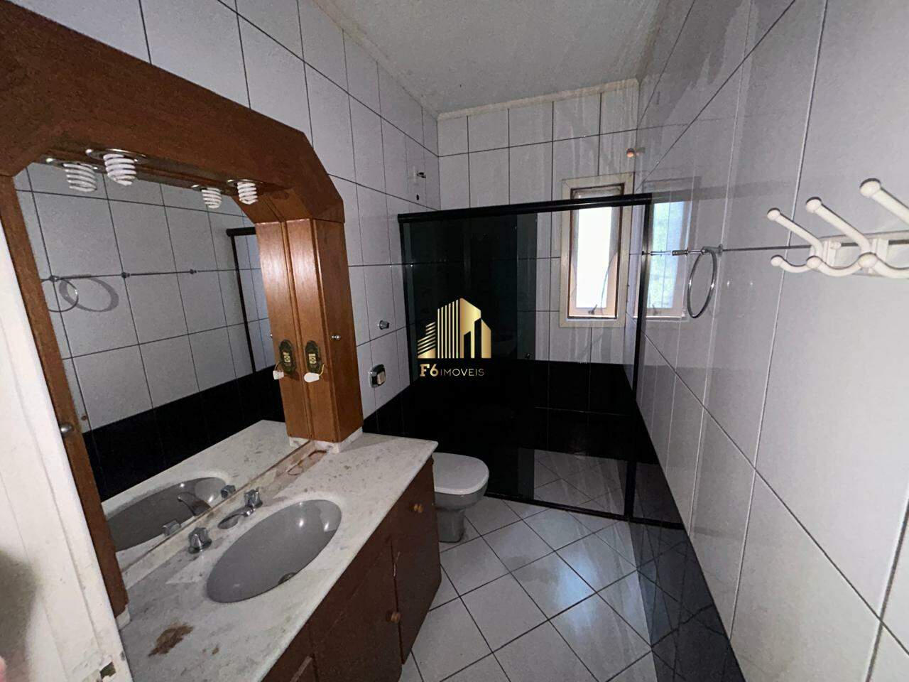 Casa à venda com 4 quartos, 240m² - Foto 18