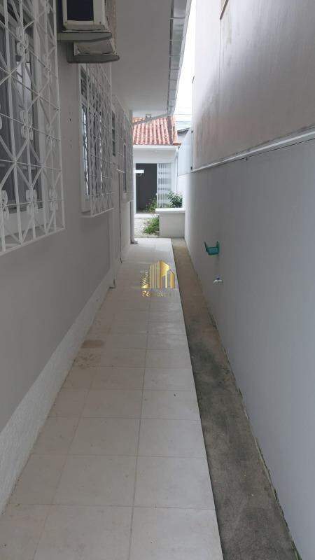 Casa à venda com 3 quartos, 150m² - Foto 2