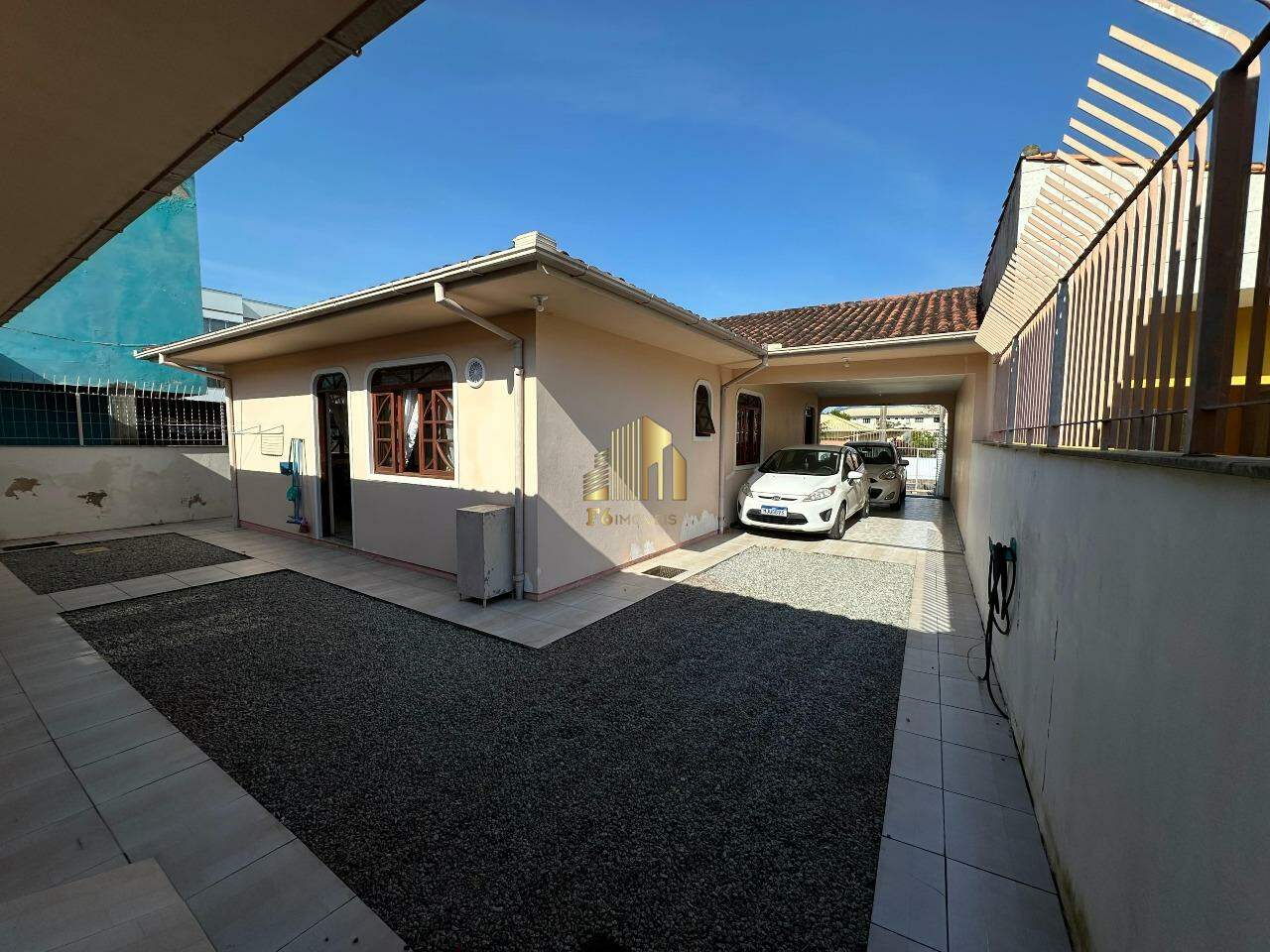 Casa à venda com 2 quartos, 312m² - Foto 6