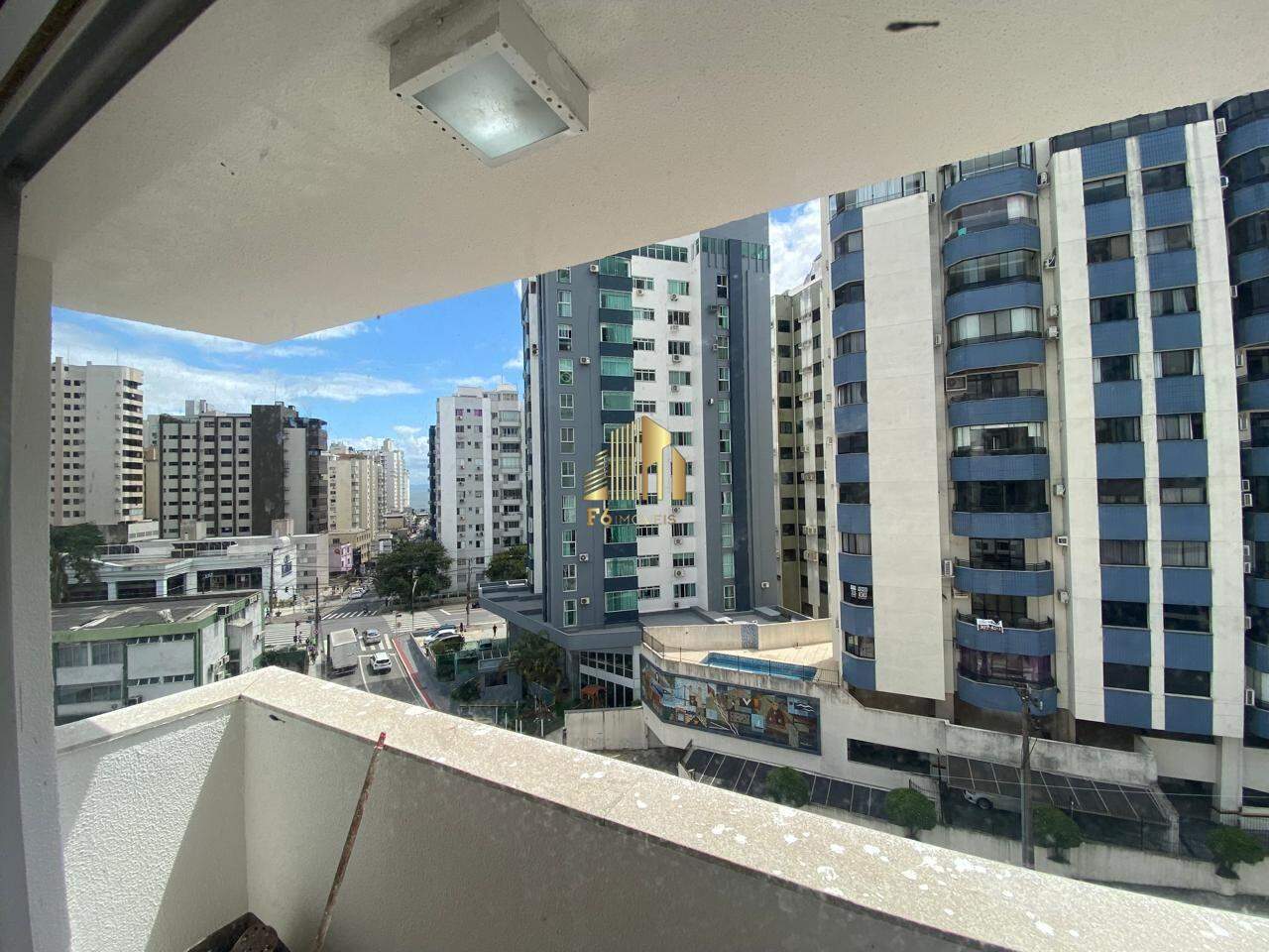 Apartamento à venda com 3 quartos, 122m² - Foto 2