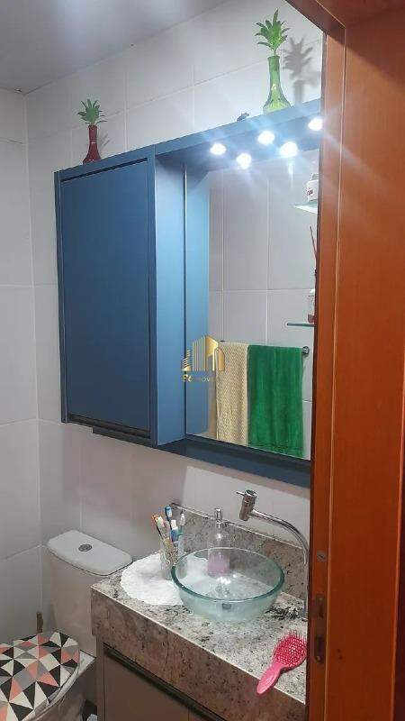 Apartamento à venda com 2 quartos, 68m² - Foto 4