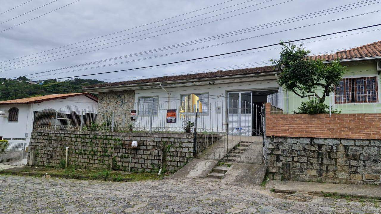 Casa à venda com 3 quartos, 155m² - Foto 1