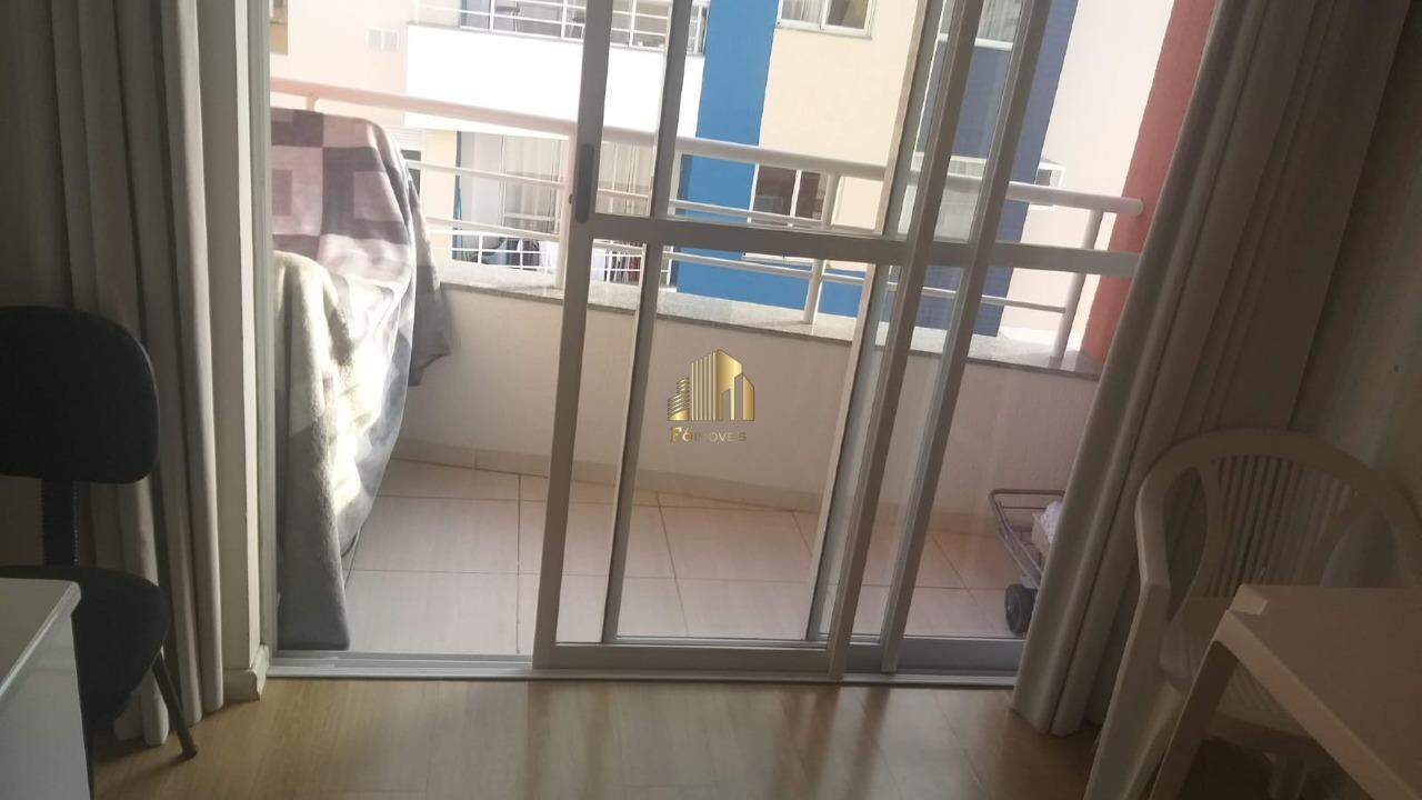 Apartamento à venda com 2 quartos, 57m² - Foto 4