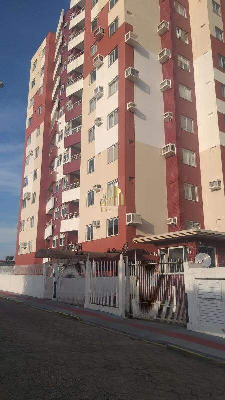 Apartamento à venda com 2 quartos, 57m² - Foto 1