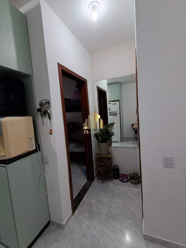 Casa à venda com 2 quartos, 49m² - Foto 10