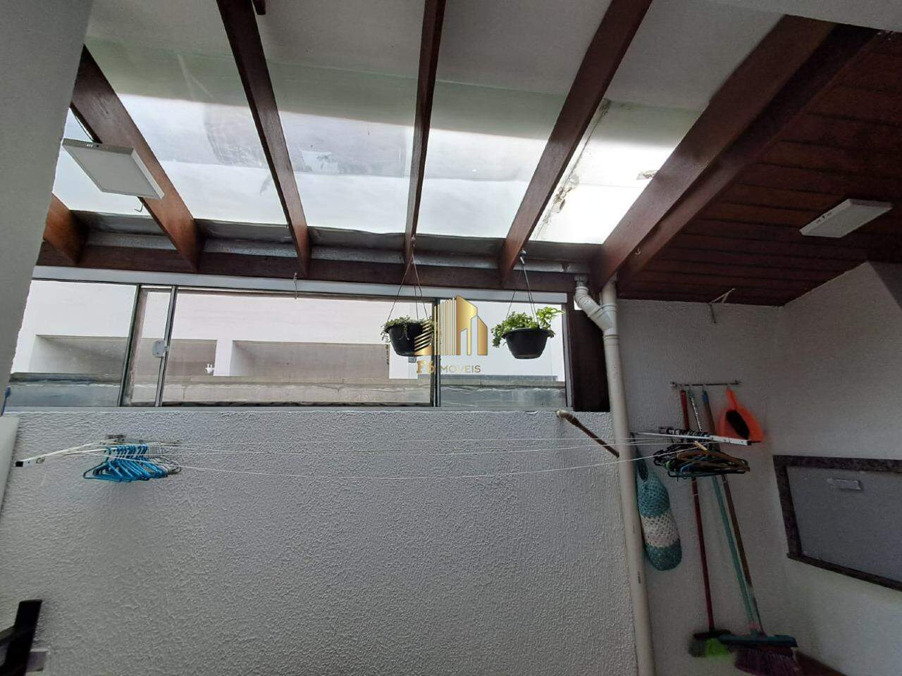 Casa à venda com 2 quartos, 49m² - Foto 15