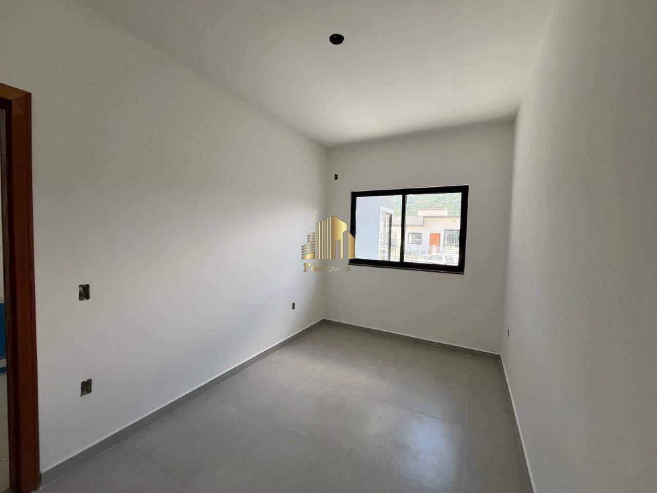 Casa à venda com 2 quartos, 50m² - Foto 9