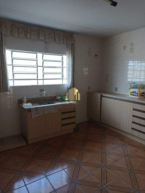 Casa à venda com 4 quartos, 200m² - Foto 16