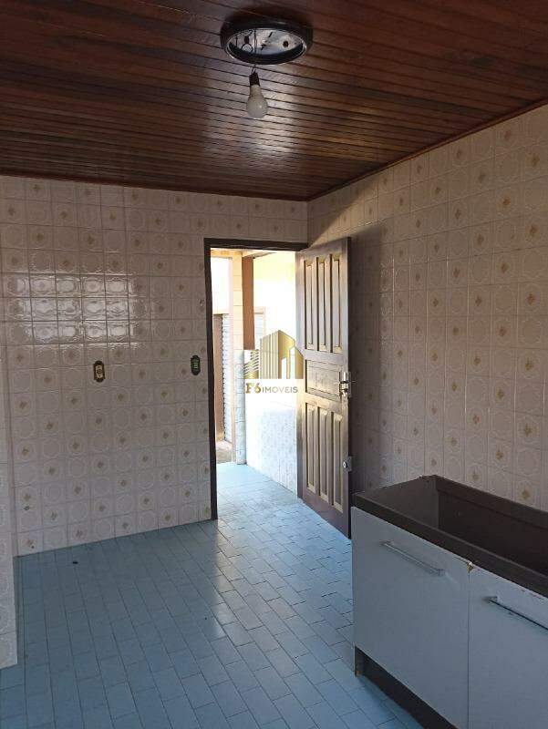 Casa à venda com 4 quartos, 200m² - Foto 13