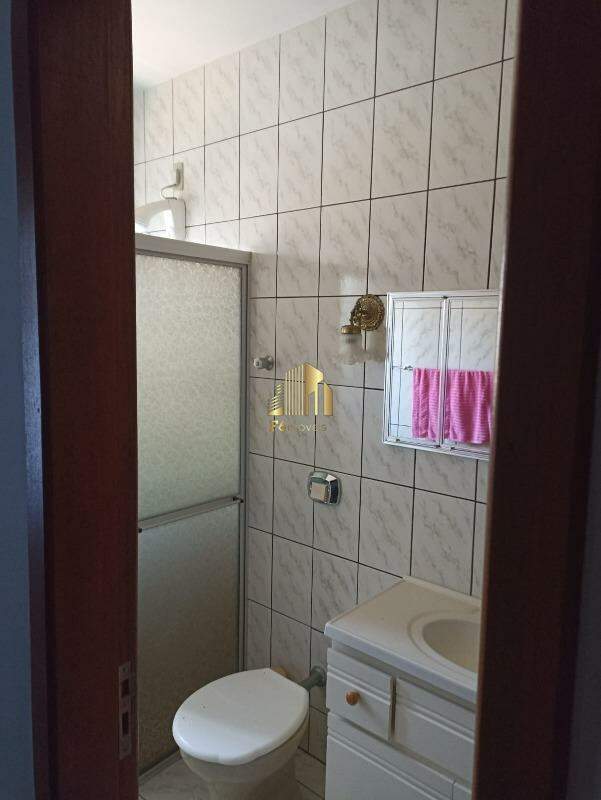 Casa à venda com 4 quartos, 200m² - Foto 18