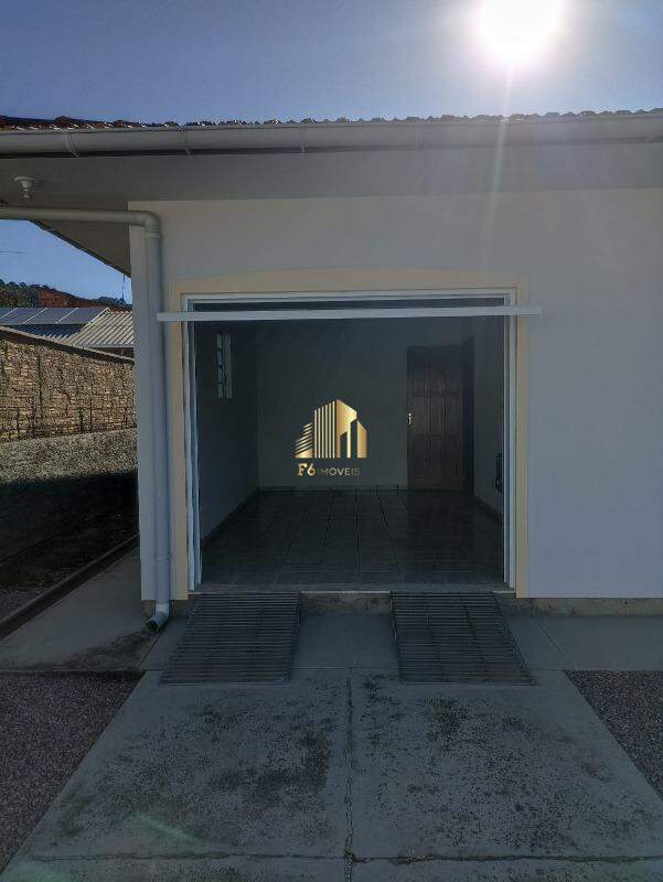 Casa à venda com 4 quartos, 200m² - Foto 5