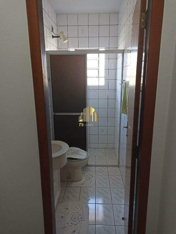 Casa à venda com 4 quartos, 200m² - Foto 11