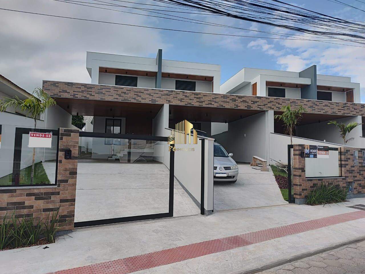 Casa à venda com 3 quartos, 150m² - Foto 2