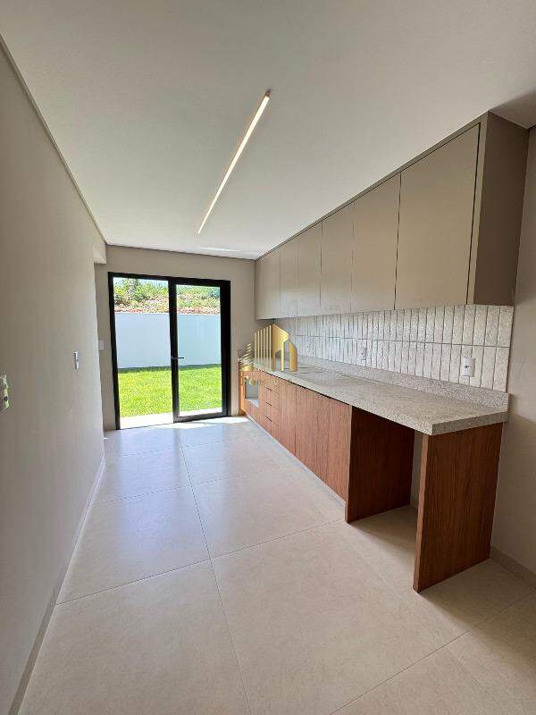 Casa à venda com 3 quartos, 150m² - Foto 10
